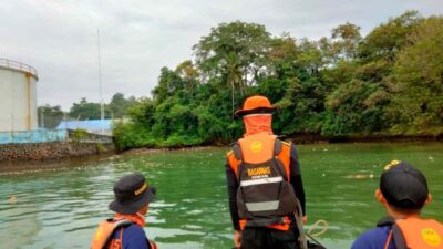 Perahu Pemancing Tenggelam Dihantam Ombak di Teluk Kendari, 1 Orang Hilang