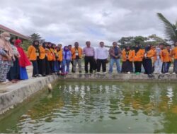 KKN Mahasiswa UHO di Rahandouna: Dampingi Warga Budidaya Ikan Air Tawar