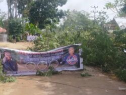 Gerah Tak Kunjung Diperbaiki, Warga di Konsel Blokir Jalan Provinsi