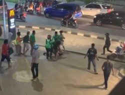 Kronologi Baku Hantam Sopir Angkot Vs Driver Ojol di Kendari