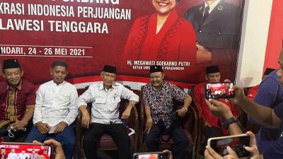 DPD PDI Perjuangan Sultra Berbagi ke Warga Kurang Mampu