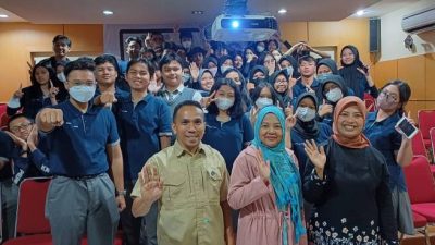 Dosen STIAMI Jakarta Tanamkan Pentingnya Literasi Digital ke Siswa SMA