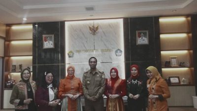 DWP Dikbud Sultra Gelar Lomba Fashion Show Eksekutif Tenun Karya Siswa