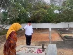 Didampingi Sang Ibu, Pj Gubernur Sultra Ziarah ke TMP Watubangga