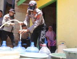 Polresta Kendari Kembali Salurkan Bantuan Air Bersih ke Warga