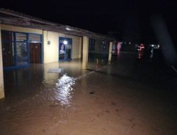 Jalan Poros Kendari-Kolaka di Sampara Konawe Lumpuh Akibat Banjir