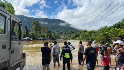 Kendaraan Roda 6 Sudah Bisa Melintas di Jalan Trans Sulawesi Konut