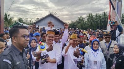 Ribuan Warga Kolaka Timur Antar Abdul Azis-Yosep Sahaka Daftar ke KPU