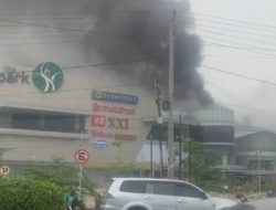 Breaking News: Mall The Park Kendari Sulawesi Tenggara Terbakar!